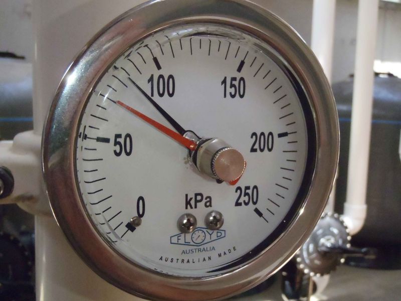 Pressure Gauge  100mm Bottom Entry  0100 kPa Stainless Steel with Adjustable Pointer