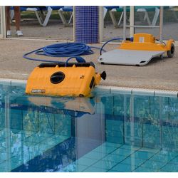 Dolphin Wave 300 XL Automatic Pool Cleaner